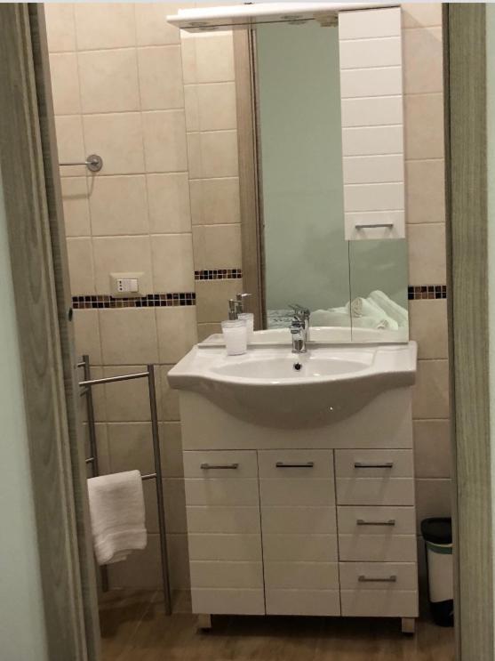 Al Centro Di Cagliari Apartment Luaran gambar