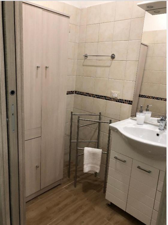 Al Centro Di Cagliari Apartment Luaran gambar