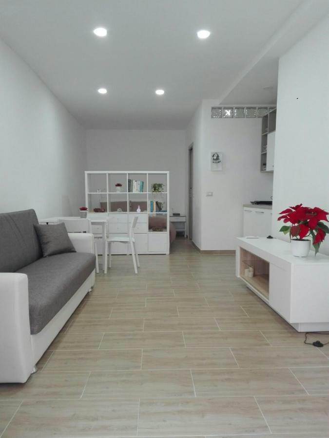 Al Centro Di Cagliari Apartment Luaran gambar