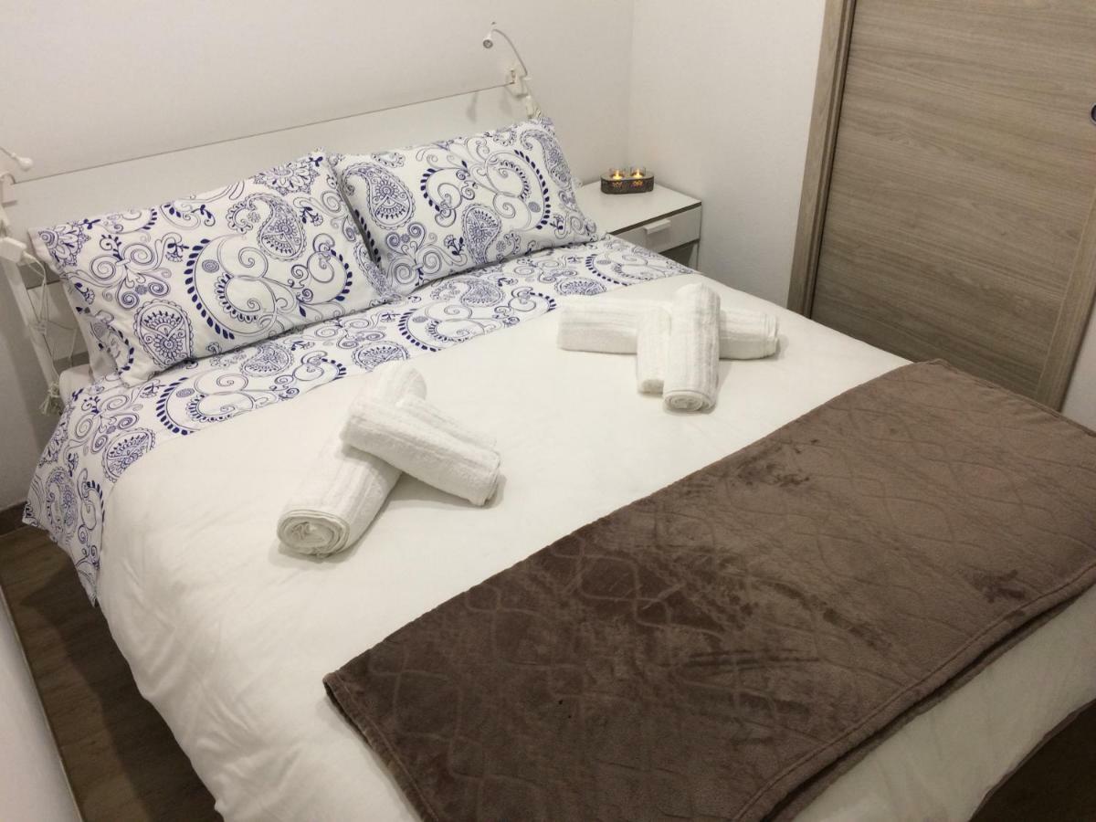 Al Centro Di Cagliari Apartment Luaran gambar